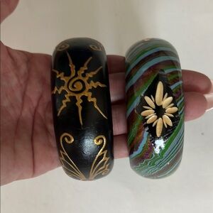 Black and MulticolorWooden Bangle Set